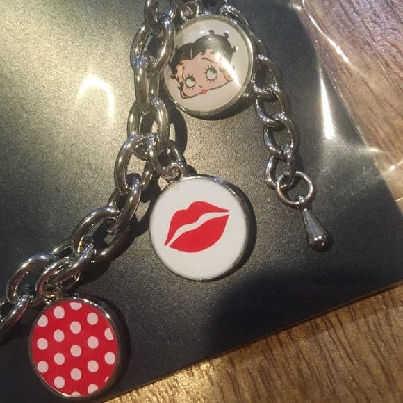Betty Boop Charm Bracelet - Picture 4 of 5